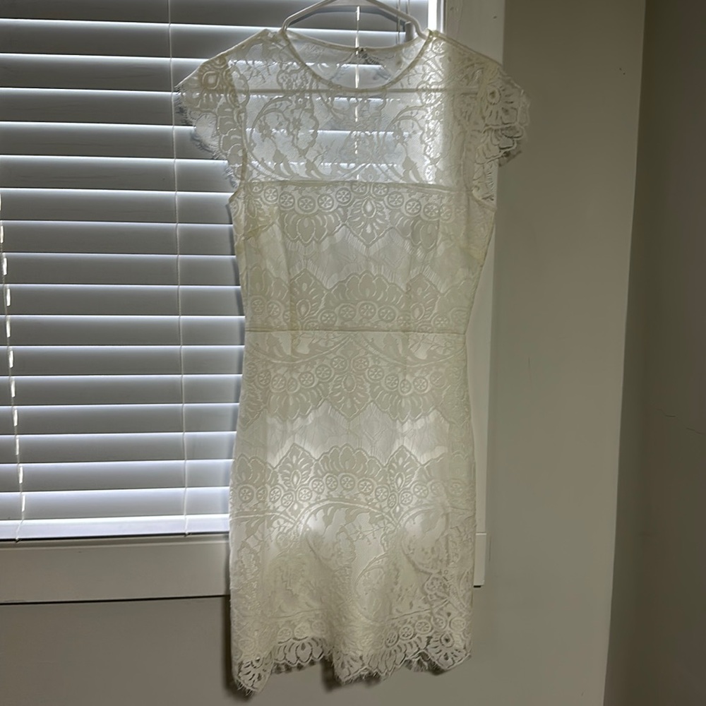 BB Dakota lace dress worn once size 2